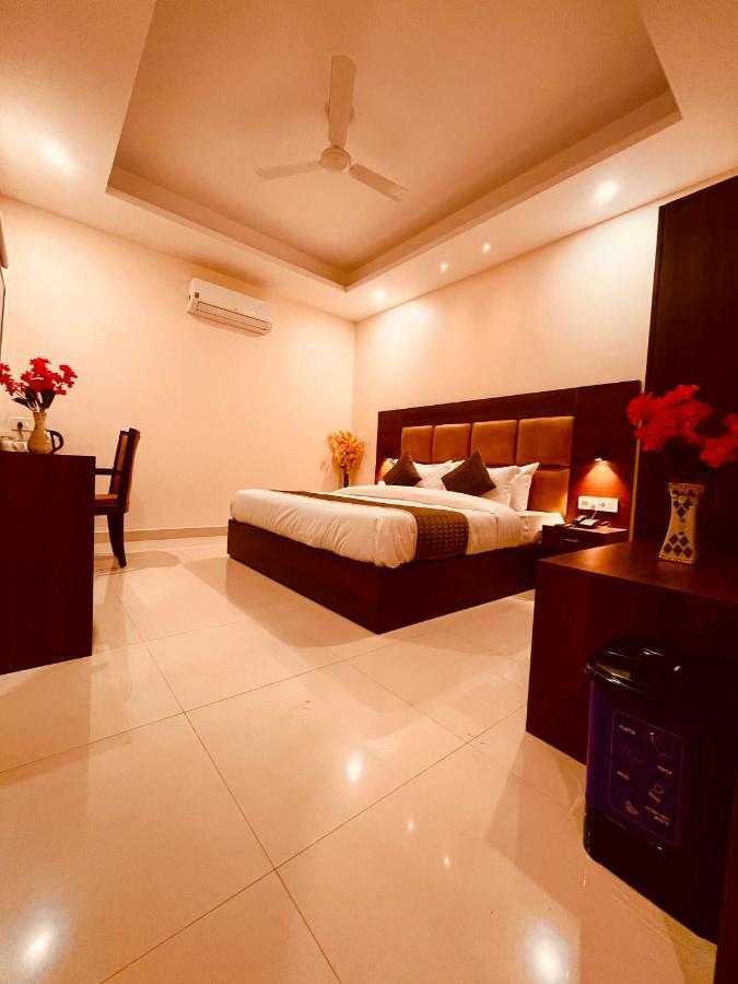 Hotel The Pacific Grand, Haridwār Dış mekan fotoğraf